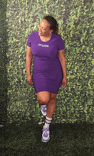 Load image into Gallery viewer, Signature Fitted dress
