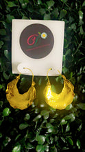 Load image into Gallery viewer, Metal Hoop earrings
