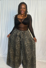 Load image into Gallery viewer, Bell Wide Legs
