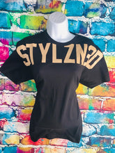 Load image into Gallery viewer, Shoulder too shoulder t-shirts
