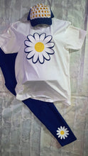 Load image into Gallery viewer, Daisy tee
