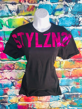 Load image into Gallery viewer, Shoulder too shoulder t-shirts
