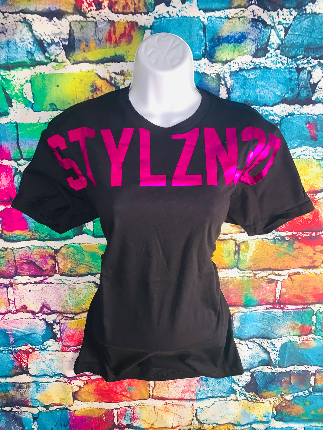 Shoulder too shoulder t-shirts