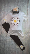 Load image into Gallery viewer, Daisy tee
